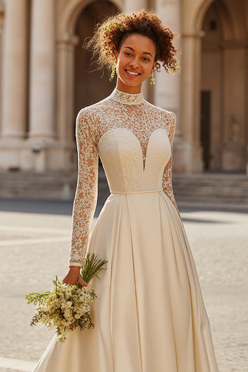 Ivoire col haut une ligne Sweep Train Robe de mariée vintage avec manches